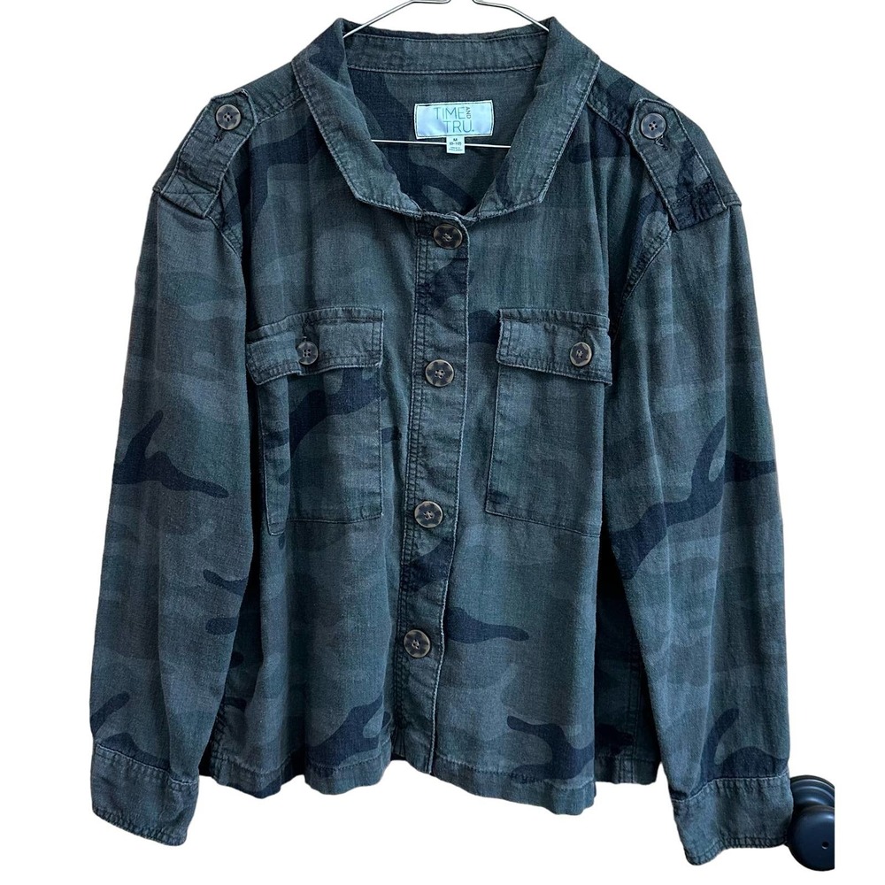 EUC, Time and Tru Women's Medium 8/10 Long Sleeve Camo Jacket w/2 Breast Pockets